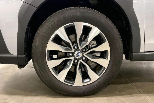 Used 2025 Subaru Outback Limited AWD/4WD image 9