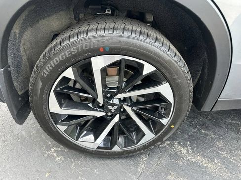 Used 2023 Mitsubishi Outlander SE AWD/4WD image 42
