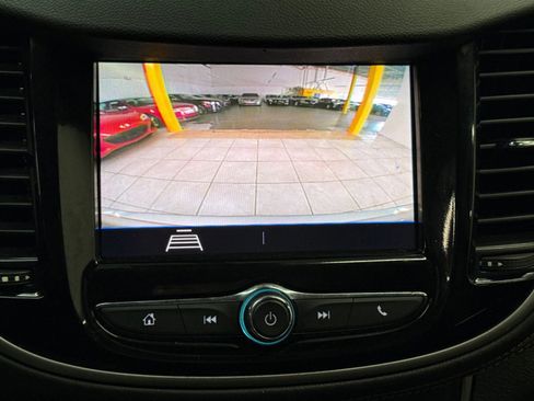 Used 2020 Chevrolet Trax LT w/ LT Convenience Package image 32