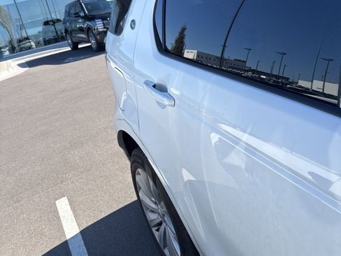 Used 2020 Land Rover Discovery Sport SE R-Dynamic image 4