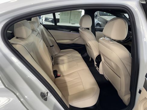 Used 2023 BMW 540i w/ Convenience Package RWD image 14