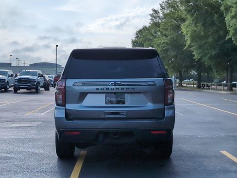 Used 2021 Chevrolet Suburban Z71 w/ Z71 Signature Package AWD/4WD image 4