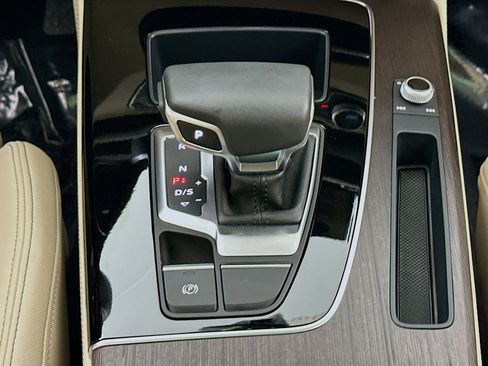 Used 2024 Audi Q5 e Premium Plus w/ Premium Plus Package image 14