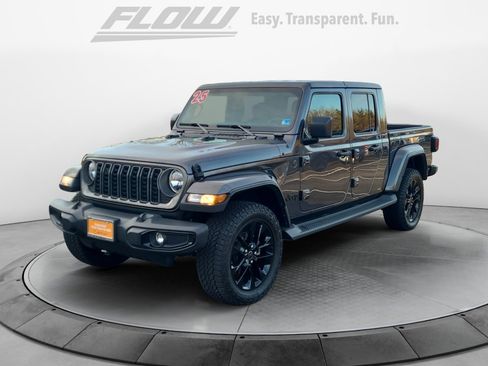 Used 2025 Jeep Gladiator Sport image 4