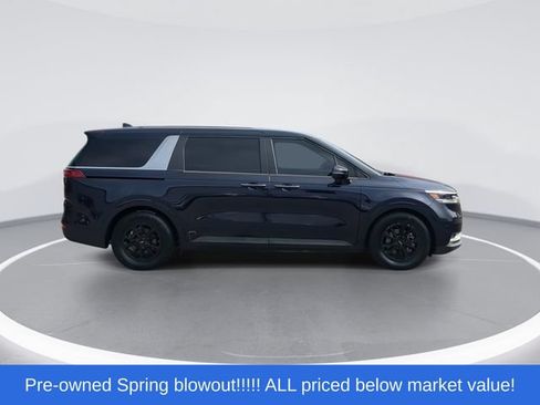 Used 2022 Kia Carnival LX FWD image 9