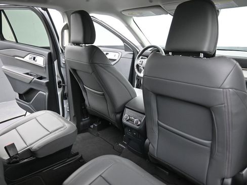 New 2026 Ford Explorer Active w/ Active Comfort Package image 12