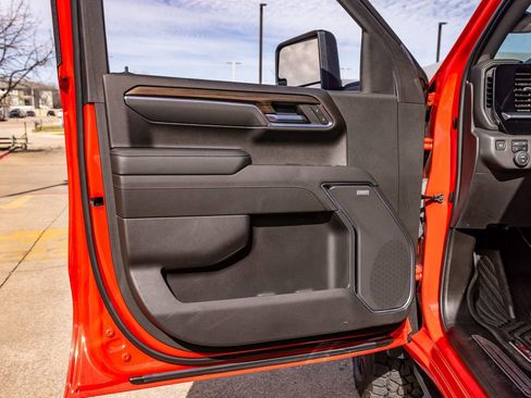 Used 2022 Chevrolet Silverado 1500 LT Trail Boss w/ Convenience Package II image 33