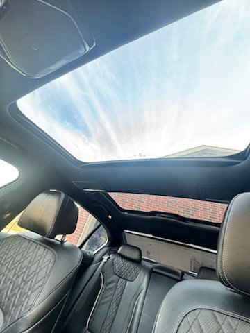 Used 2022 BMW 750i xDrive w/ M Sport Package AWD/4WD image 7