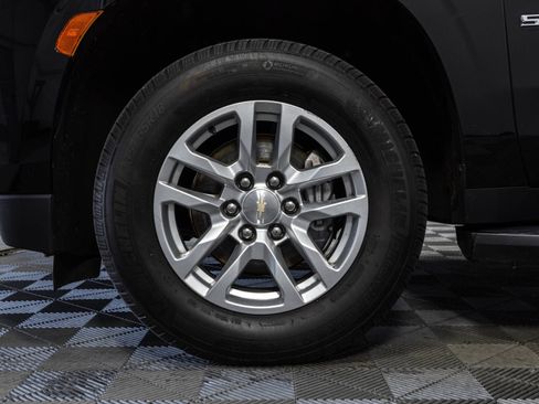 Used 2022 Chevrolet Suburban LT AWD/4WD image 51
