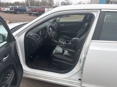 Used 2019 Chrysler 300 Touring L w/ Quick Order Package 22F image 12