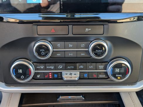 Certified 2023 Ford Expedition Max Limited image 29