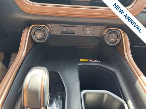 Used 2024 Toyota Grand Highlander AWD Hybrid image 27