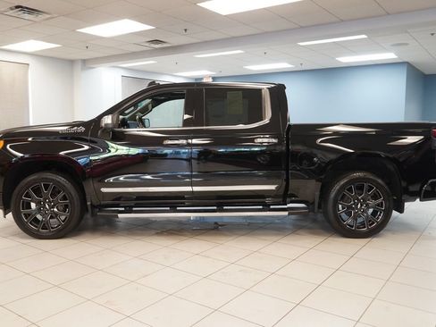 Certified 2024 Chevrolet Silverado 1500 High Country w/ High Country Premium Package AWD/4WD image 2