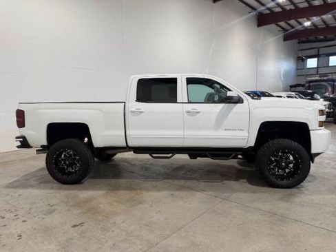 Used 2015 Chevrolet Silverado 2500 LT AWD/4WD image 6