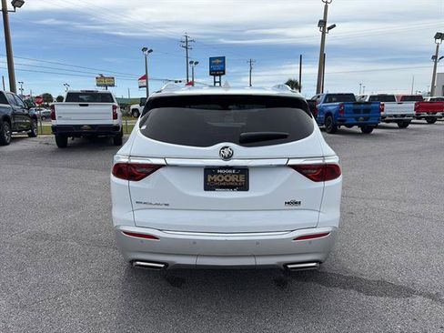 Used 2024 Buick Enclave Premium FWD image 7