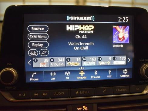 Used 2025 Nissan Altima 2.5 SV FWD image 26