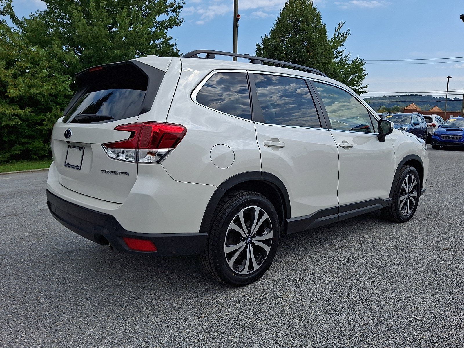 Used 2022 Subaru Forester Limited AWD/4WD image 6