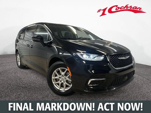 Used 2024 Chrysler Pacifica Touring-L FWD image 1