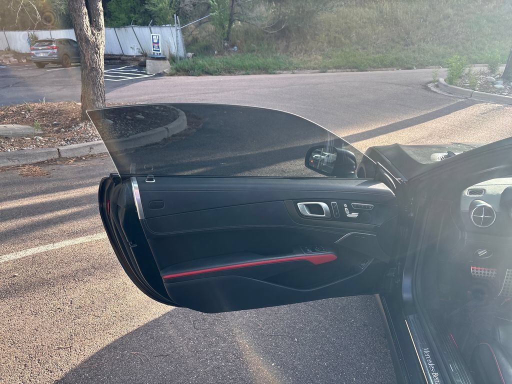 Used 2016 Mercedes-Benz SL 550 image 9