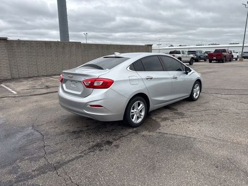 Used 2017 Chevrolet Cruze LT w/ Convenience Package FWD image 7
