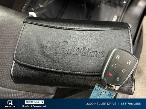 Used 2020 Cadillac Escalade Luxury w/ Escalade Sport Edition AWD/4WD image 32