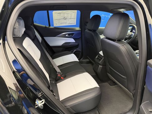 New 2026 Chevrolet Equinox EV LT FWD image 24