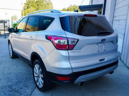 Used 2017 Ford Escape Titanium image 5