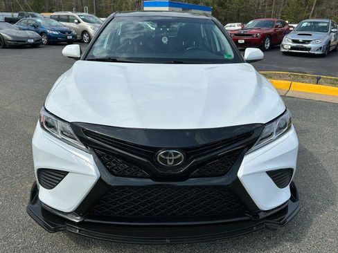 Used 2020 Toyota Camry SE FWD image 5