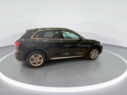 Used 2019 Audi Q5 2.0T Premium w/ Convenience Package AWD/4WD image 2