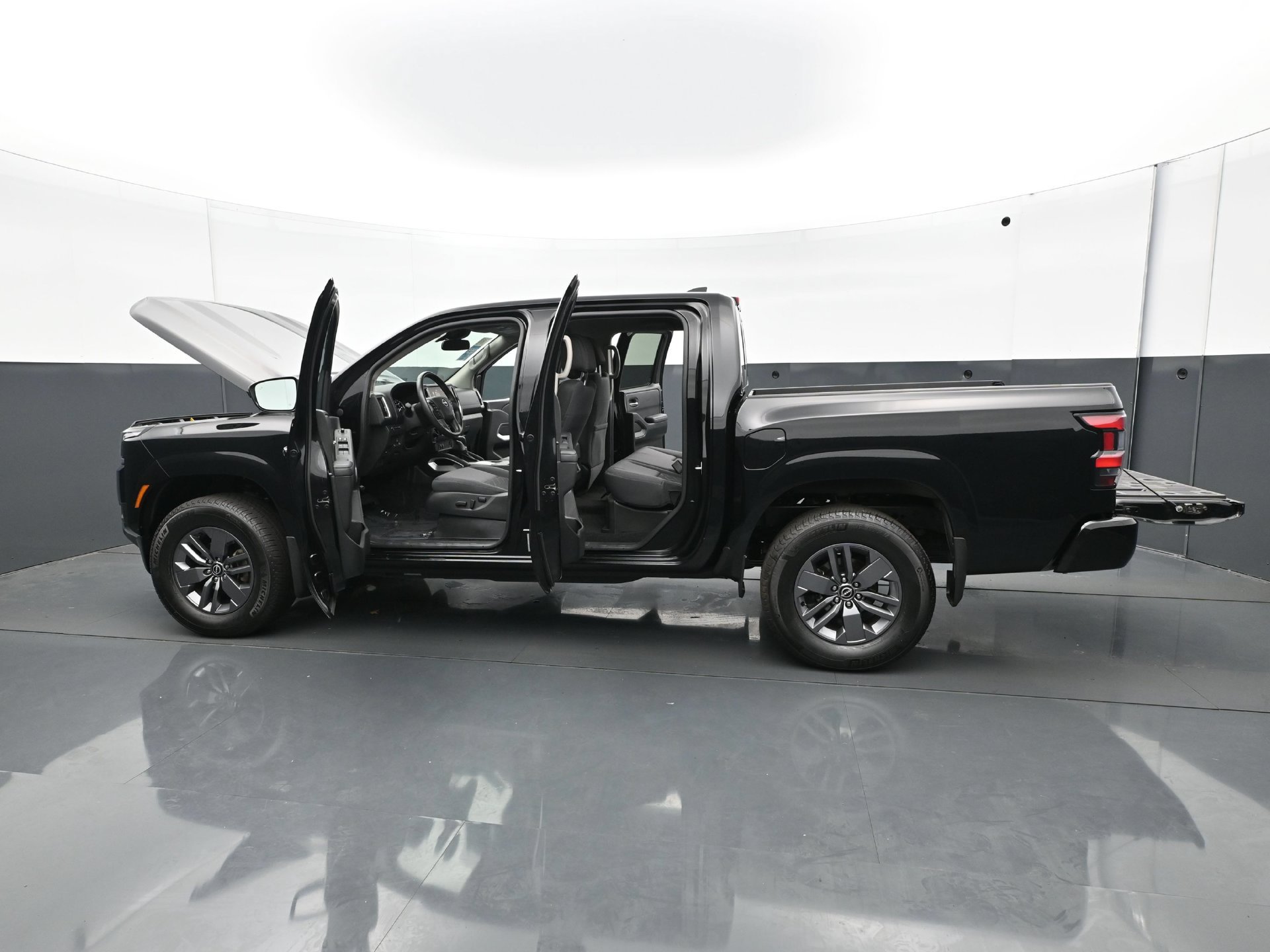 Used 2025 Nissan Frontier SV w/ SV Convenience Package AWD/4WD image 36