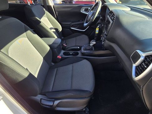 Certified 2024 Kia Soul LX w/ Option Group 015 image 16