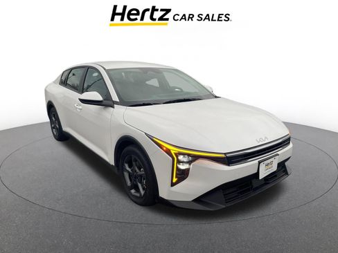 Used 2025 Kia K4 LXS image 1