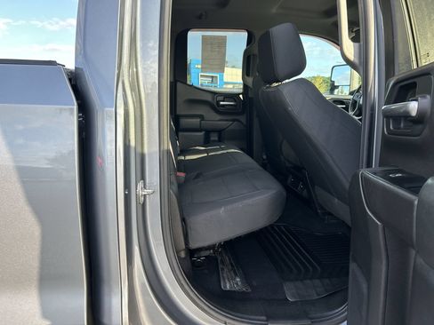 Used 2019 Chevrolet Silverado 1500 Custom w/ Custom Value Package AWD/4WD image 19