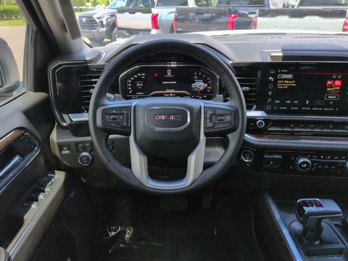 Used 2024 GMC Sierra 1500 Elevation w/ Preferred Package AWD/4WD image 15