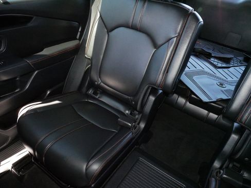 Certified 2025 Honda Pilot TrailSport image 12