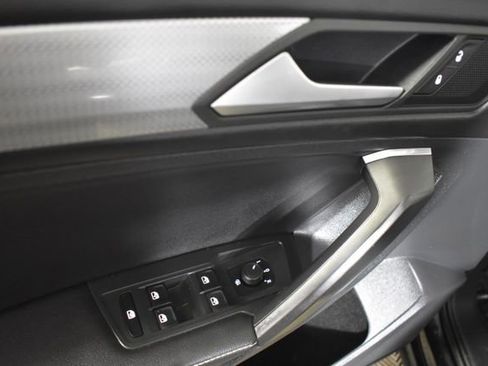Used 2022 Volkswagen Tiguan S AWD/4WD image 8
