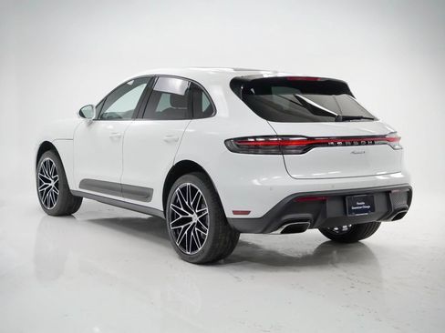 Certified 2025 Porsche Macan image 3