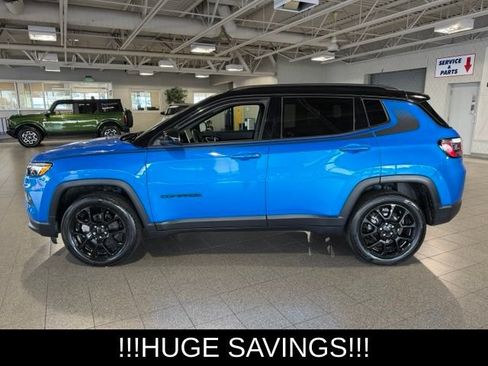 Used 2022 Jeep Compass Latitude AWD/4WD image 6