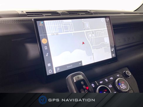 Used 2022 Land Rover Defender 110 X AWD/4WD image 4
