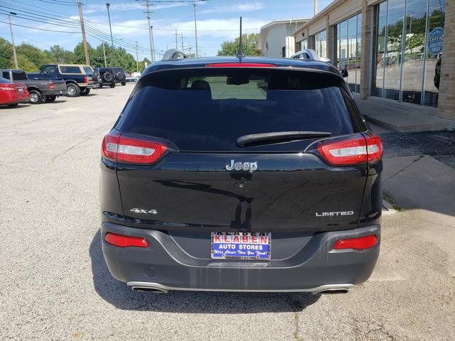 Used 2017 Jeep Cherokee Limited AWD/4WD image 4
