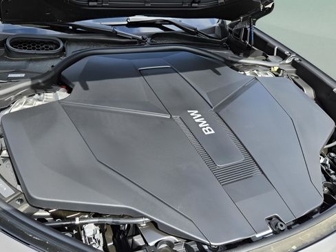 New 2025 BMW i7 xDrive60 image 27