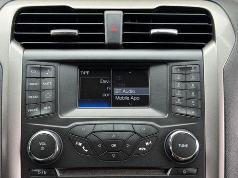 Used 2018 Ford Fusion S image 22