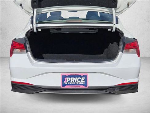 Used 2023 Hyundai Elantra Blue FWD image 6