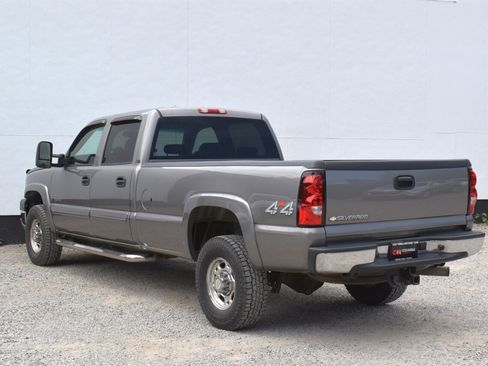 Used 2006 Chevrolet Silverado 2500 W/T AWD/4WD image 2