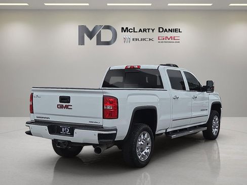 Used 2019 GMC Sierra 2500 Denali w/ Duramax Plus Package AWD/4WD image 5