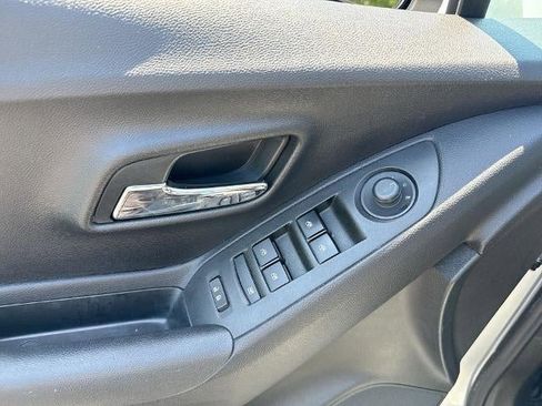 Certified 2019 Chevrolet Trax LS FWD image 22