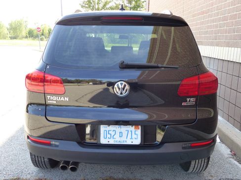 Used 2017 Volkswagen Tiguan S AWD/4WD image 9