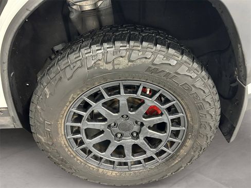 Used 2021 Toyota RAV4 LE image 14