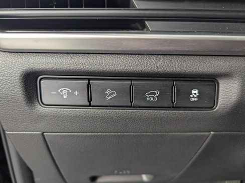 Used 2024 Kia Telluride EX w/ EX Captain's Chair Package FWD image 12