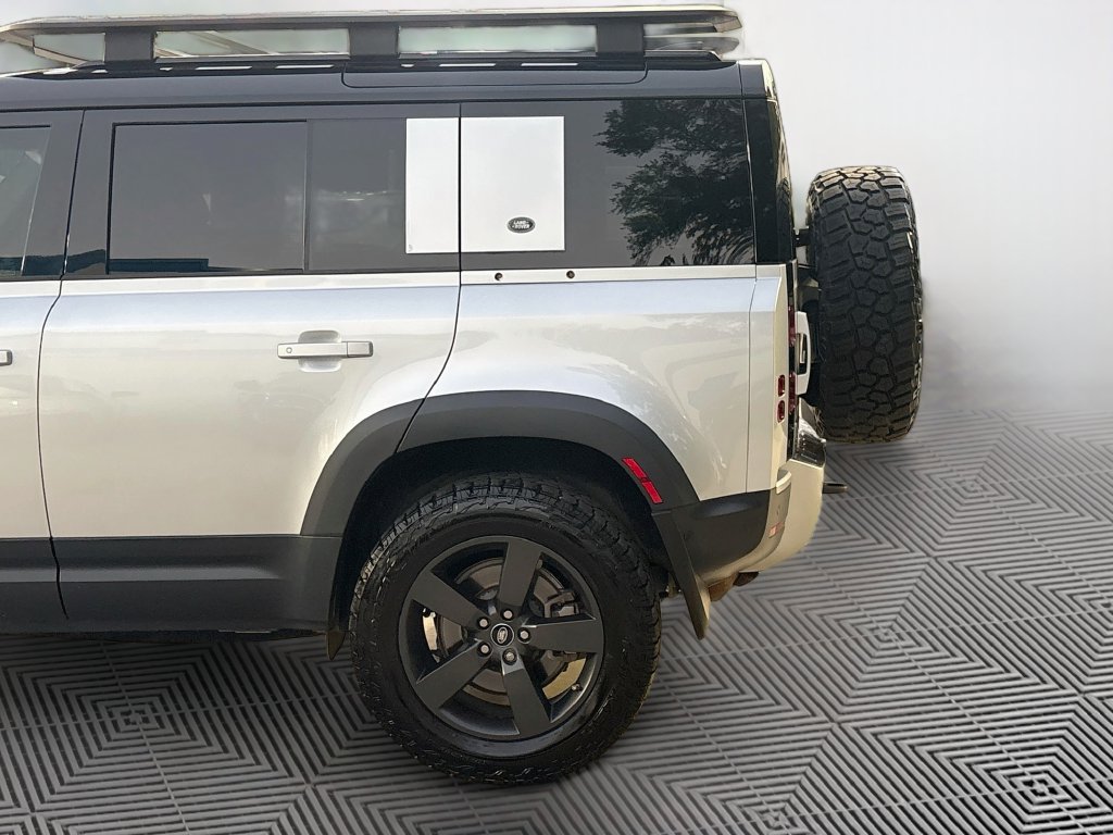 Used 2020 Land Rover Defender 110 First Edition AWD/4WD image 6